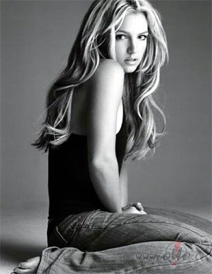 Everytime I try to fly
I fall without my wings
I feel so small
I ...