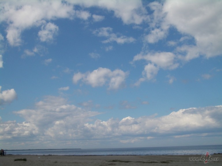 Nu taaa... tikko izbraucu ar riteni gar juuru.... kolosaals miers un ...