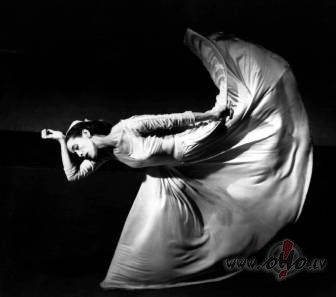 I try to fly away but it`s impossible 
And every breath I take gives ...