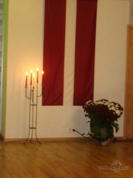 Lai esam saprasti un m�leti uz zemes un sarg�ti no debes�m !