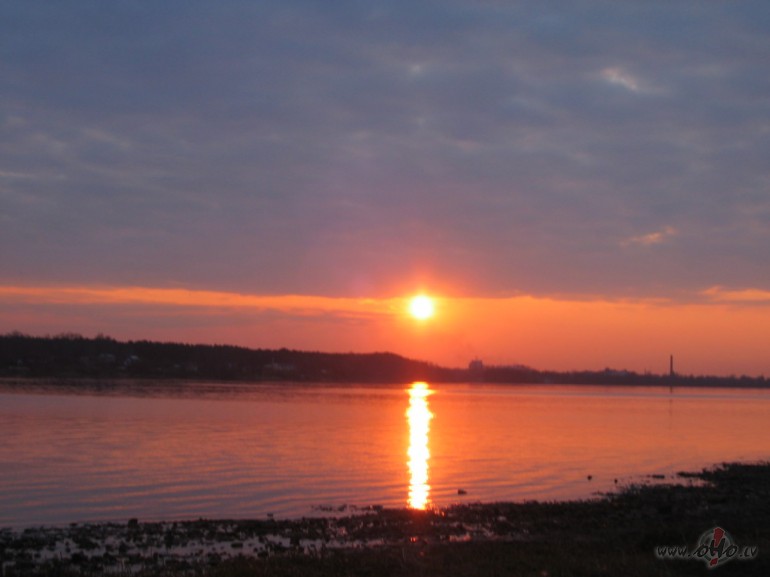 Neteic manim v�rdu daudz,-
Kas gan man no v�rdiem tiek ?
Teic man ...