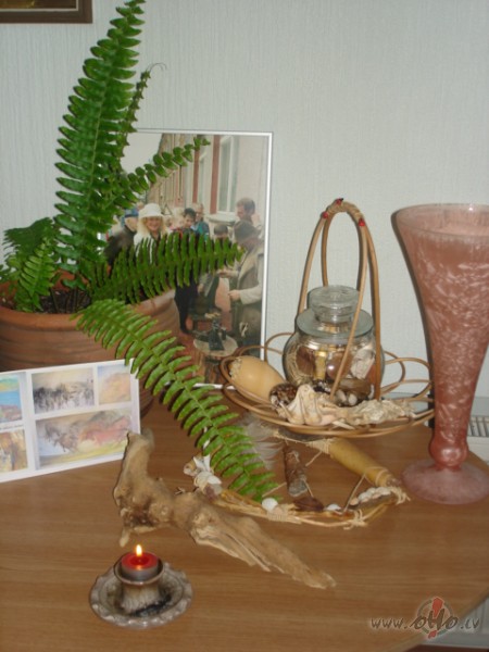 Aizdegsim svec�ti, palaid�sim pasaul� gaismu :)))))