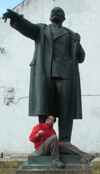 Un Igaunija Lenins ir jo projam dzivs :)