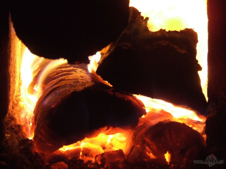 M�lest�bas pamatojumsNejaut� man,K�p�c tevi saucu.Viss man j�k,Visu ...