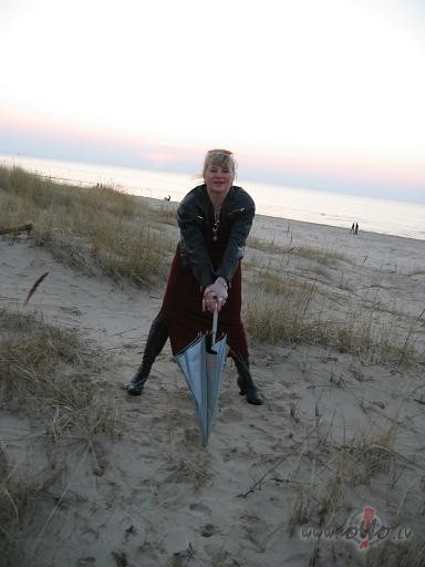 Pashu speekos ir radiit prieku un gaishu noskanju, vajag tik buut tam ...