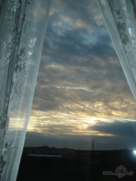 Loga ruutii atspiideeja rietoshaa sauliite, mmmmmm, kas par skatiem, ...