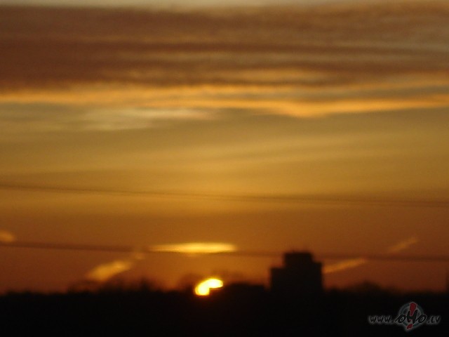 Izlas�ju un nodom�ju padal�ties :
Sarkano kr�su d�v� par revol�cijas ...