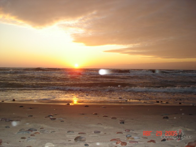 Spalvinjas beidzot uzprishinaatas, jaadodaas tautinjaas- citus ...