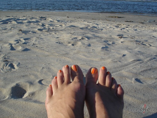 �odien viens jaut�, vai man viena k�ja koka, vai sirds ar no t� pa�a ...