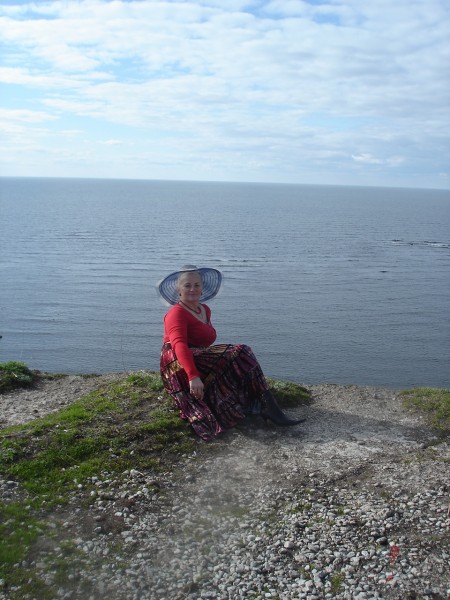 
Lai veiksm�te pa priek�u un m�s t�s p�di��s :)!!!!!!!!!!!!!!
Es ...