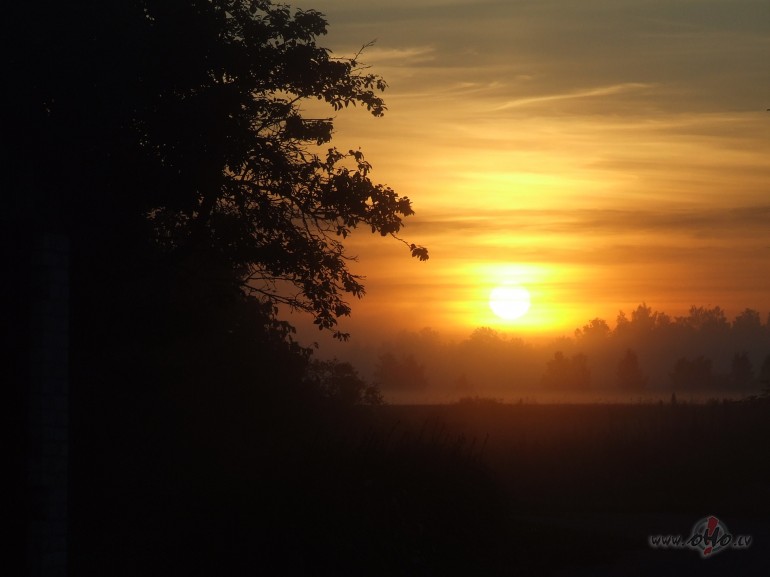 Nepaej gar�m...
Nepaej gar�m, ja k�ds Tevi sauc
Slepus k� biti ...