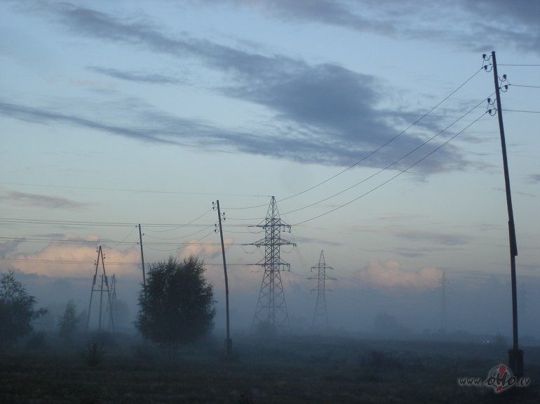 .... ta�u j�steidz bij r�ta solis, un tom�r atkal roka ��ra ...