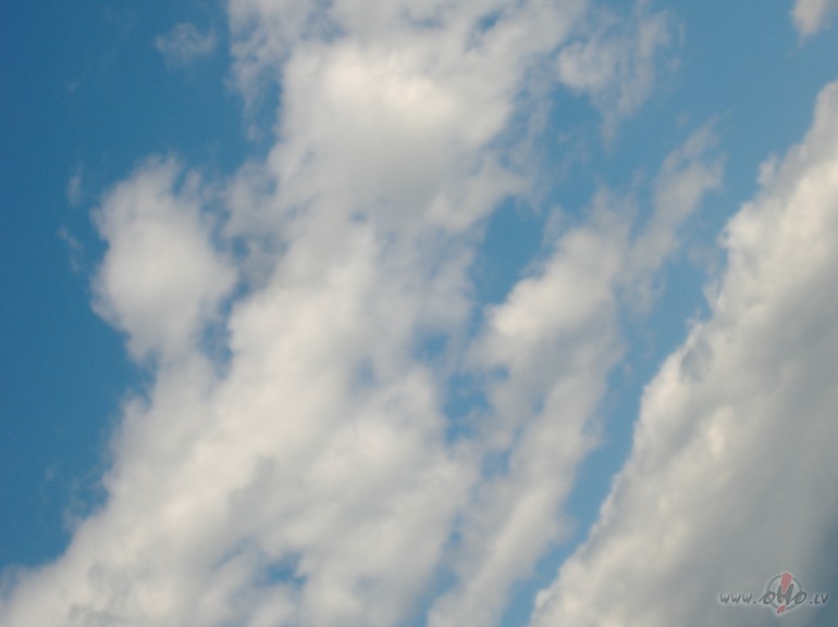 Nu re, jauna diena san�ca v�l lab�ka! Saules pilna debess, sirsn�gi ...