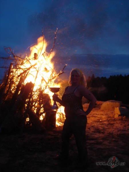 ... maz tagad rakstu.... Kaapeec ??? Vienkaarshu shobriidinj ...