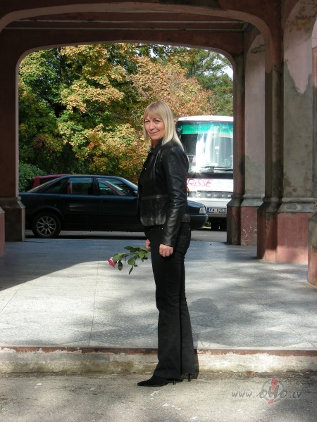 &nbsp; ..m�lest�ba, kas ir ap mums, nav tikai j�tas...
&nbsp; t� ir ...