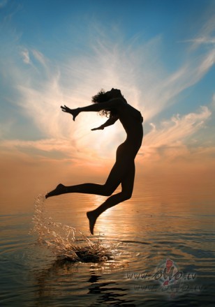 Sapn� pie manis atn�ca Sv�r�js un, neko neprasot,s�ka manu dz�ves ...