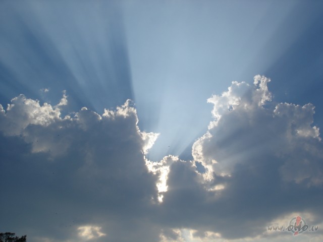 Visskaist�kais draudz�b� ir nevis pastiept� roka, laipnais smaids ...