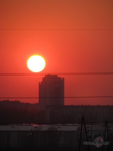 Hmmm, j�s�k laikam skandin�t- slinkumi�, slinkumi�, laid mani ...