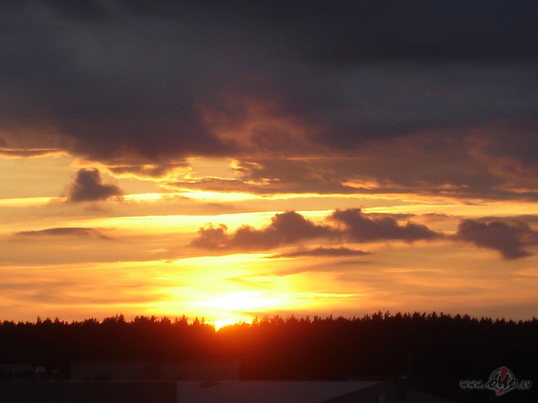 M�lest�ba samierina karstas sirdis, m�ca augstpr�t�gajiem pazem�bu, ...