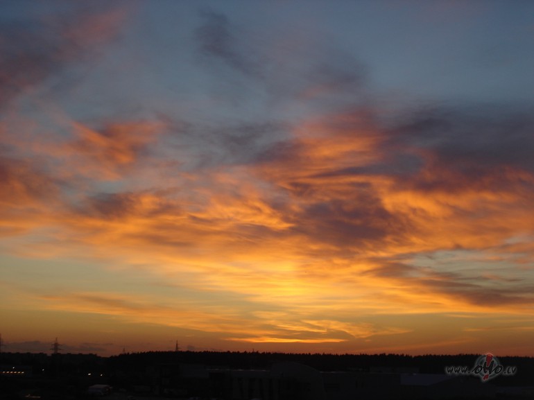 V�rdi ir tikai mazi posmi�i, kuri saista lielas j�tas un centienus, ...