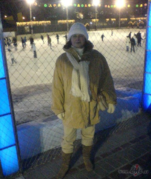 Albumos ziedi, ziedi un v�lreiz ziedi, paskatos pa logu - ar� ...