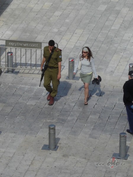 ... hmmm, j�, j�s�k pierast pie savpasaules.... ...