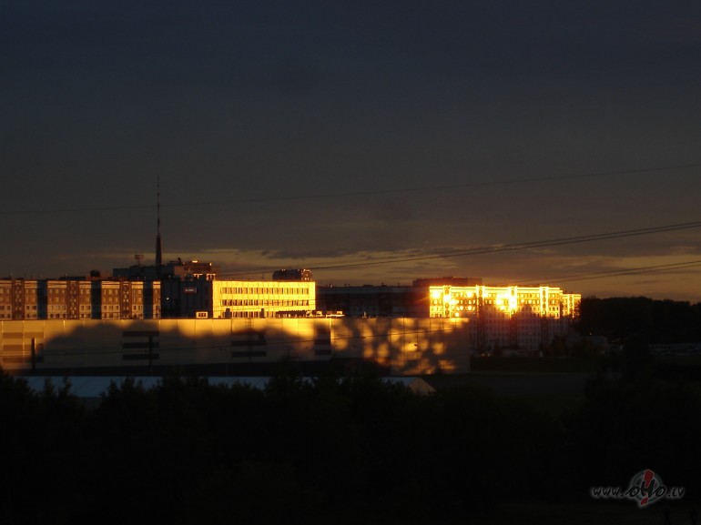 Skrie�us, skrie�us, aul�k�os diena jau p�ri pusdienlaikam..... vai ...