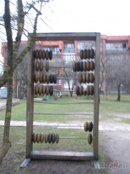 B�t kop� ar cilv�ku aiz ��luma var tikai br�di...tas var p�raugt ...