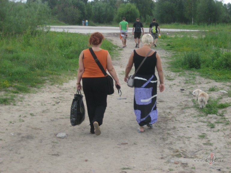   ...ir jau labi pagozties densmal, iemalkot vnu...Tomr- ...