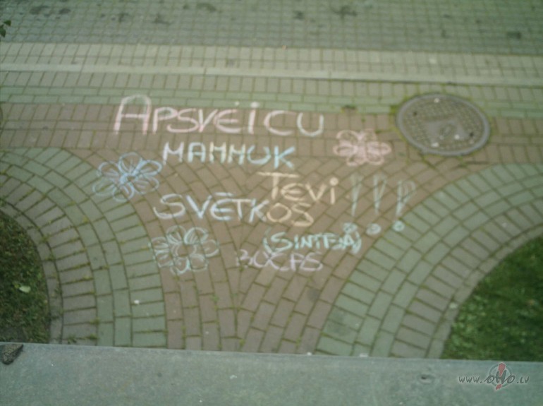 Paldies visiem!!!!!!&nbsp; Re ku mans jauk�kais apsveikums!!!!