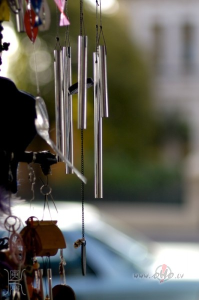 Skan v�ja zvans,tik maigi un tik klusik� Tava balss,ko dzirdu ...