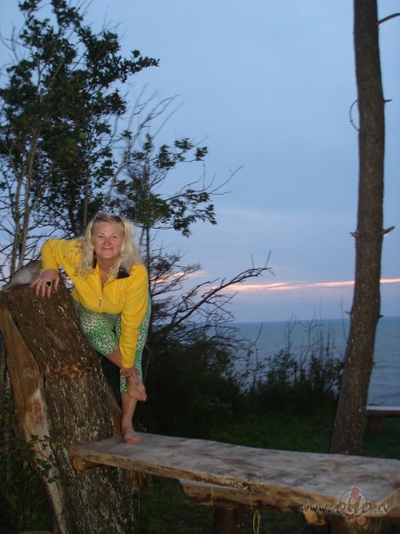 Viss mans va�in�jums ir gal�, tik vien k� naksni�a un .......atkal ...