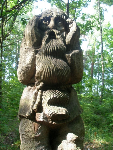 Nus...�odien briestot t�vu diena Latvij�,ja vien vald�ba ...