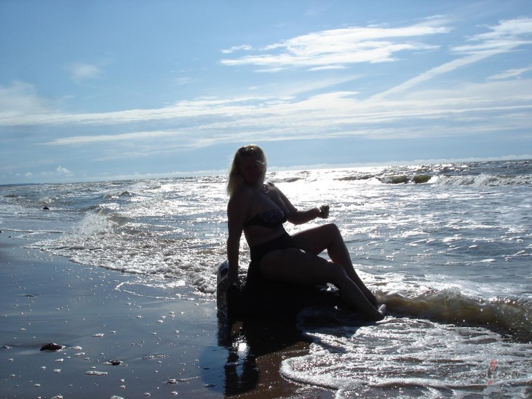 Med�bas � klasiska m�las rota�a
Med�bas ir romantiska dr�ma ar ...