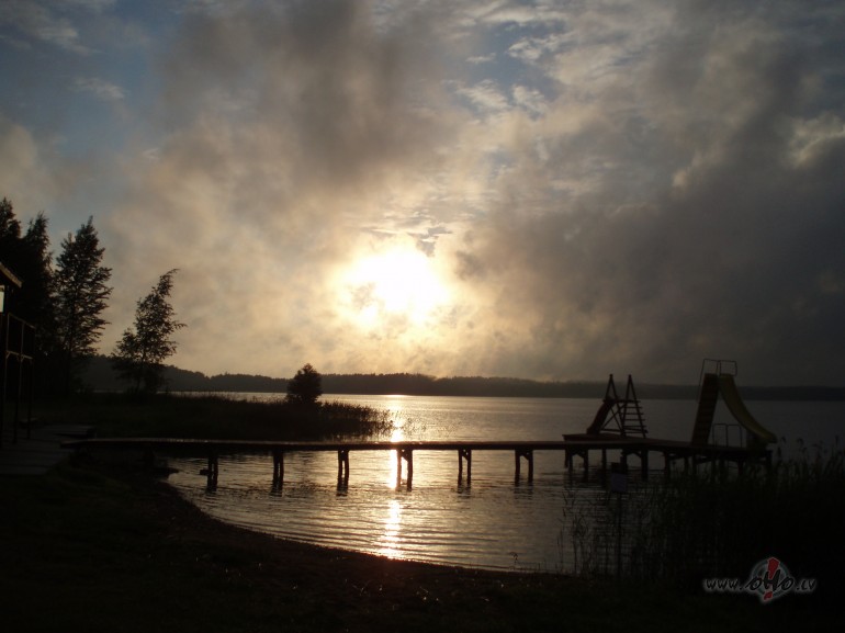 Ko dom� ....
atbraucu ,lai konstat�tu...
&nbsp;ka tu jau esi ...