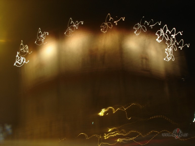 Brauks tautie�i, tautumeitas gai��s, sv�tku dr�n�s iet�rpt�s R�gas ...