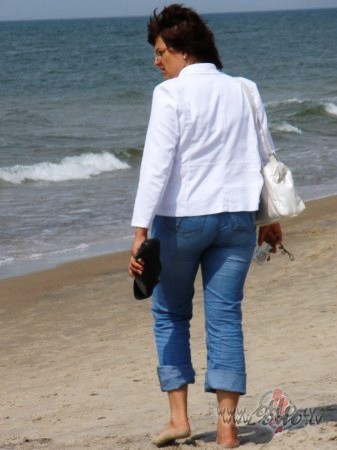 Kad v�rietis ejot gar�m, atskat�s ..tad tas atvad�s neieguvis vai ...