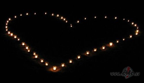 Tu esi k� burvis,kas smaida maigi,Un vakar� v�l�pret� man n�k,Tev ...