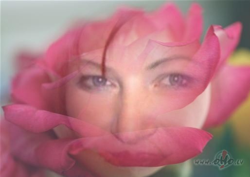 Divas dv�seles reiz tiksies


Un dosies pa ce�u uz priek�u


Pa ...