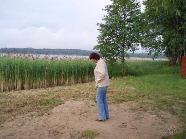 Ja tu man esi..man nevajag ...ne debesis... ne zemi....
es gribu tik ...