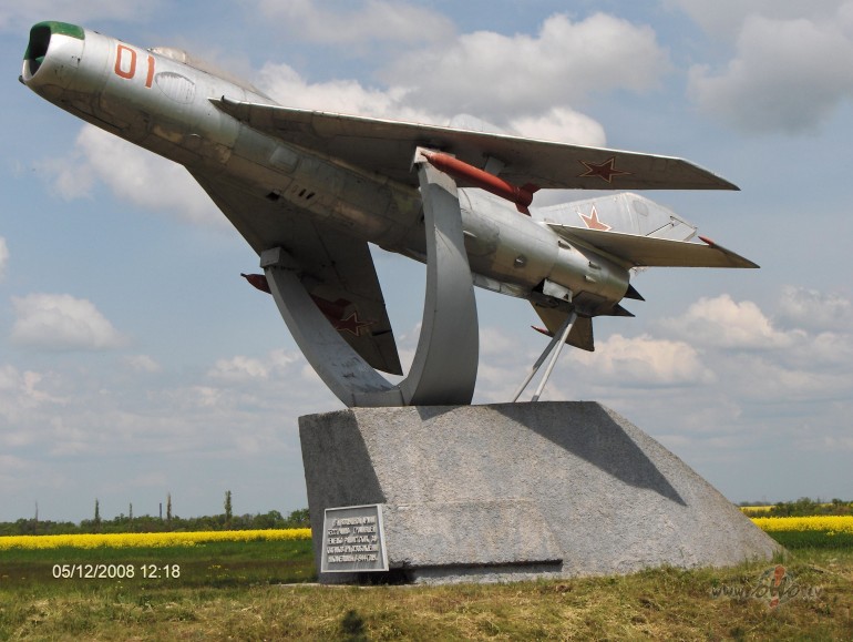 .....lieliska vieta -lidosta......t� atbr�vo no attiec�b�m burtisk� ...