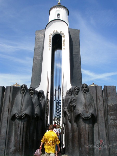 .n�vei nav ienaidnieku..t� pa�em visus..tik laiks ir tas, kas m�s ...