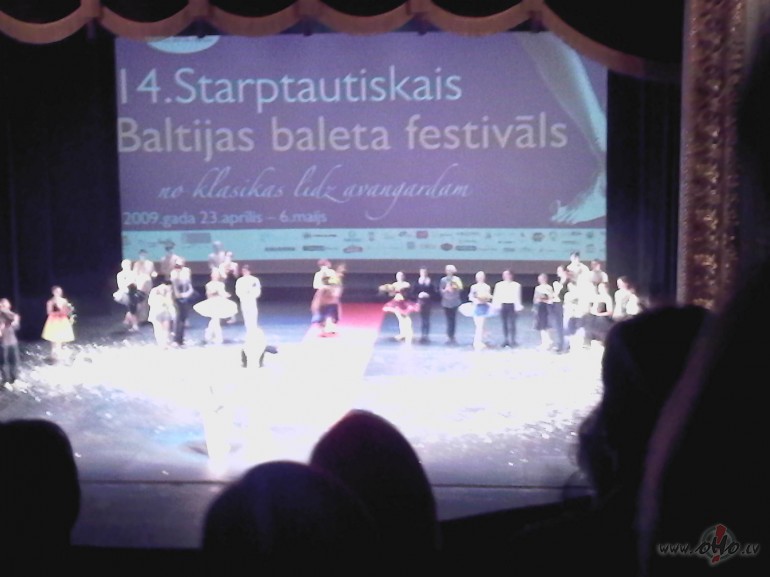 100gadus nebiju bijis oper�,nu tikai atbraucu m�j�s no festiv�la.