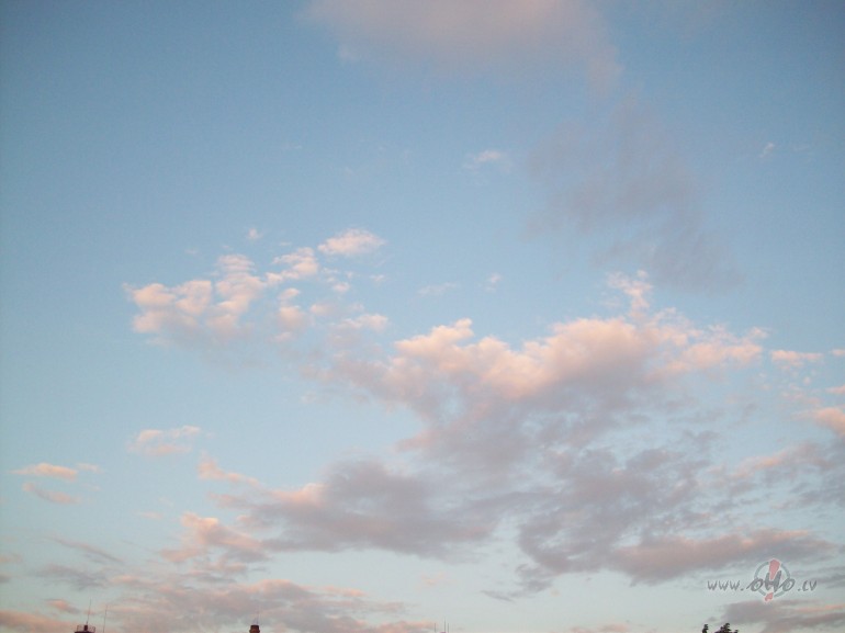 Ceri�u laiks s�k beigties.Toties s�cies roz� m�ko�u laiks.:)