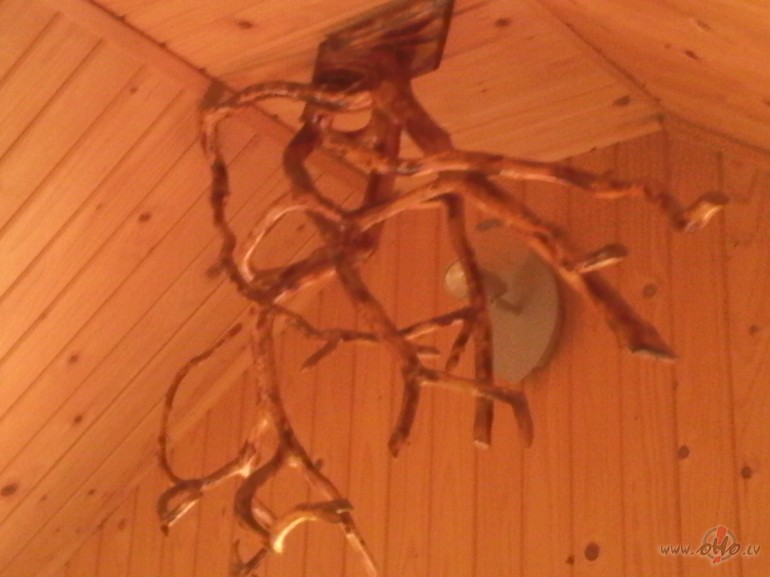 Oho ragani��m...
Vibr� zeme, vibr� gaiss,Tumsu p�r��e� zibens ...