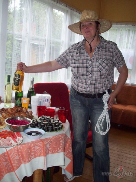 Sezonas nosl�guma ball�te izdev�s godam.Un pareizi ir aiziet ...