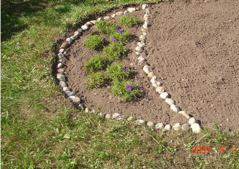 Atkal 1. spembris, atkal ce�� vijas uz skolu, ziedu j�ra... visi ...