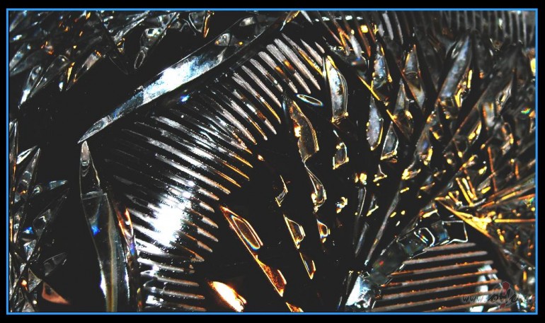 Krist�la gaismu mirdzum�