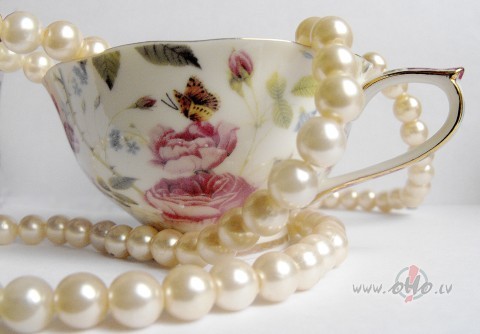 M�lest�ba nav gluds ezeri��, kur� var patst�v�gi spogu�oties. Tai ...