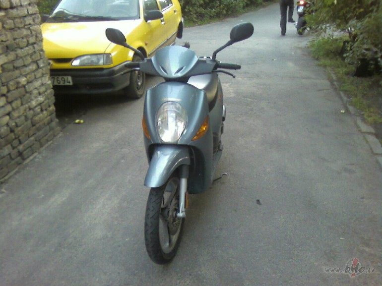 Ktru dienu viens un tas pats - chau kaa iet - kas jauns ! Nekas ...